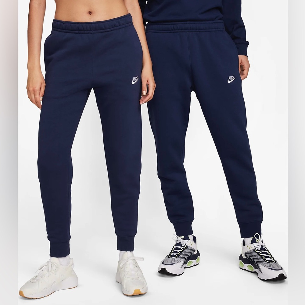 Nike Club Fleece Joggers Sz M NWT